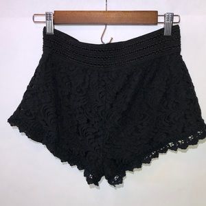 Ambiance black lace shorts szM